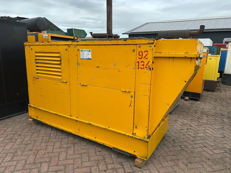 DAF DHT 825 Stamford 125 kVA Silent Noodstroom generatorset - Sähkögeneraattori: kuva DAF DHT 825 Stamford 125 kVA Silent Noodstroom generatorset - Sähkögeneraattori DAF DHT 825 Stamford 125 kVA Silent Noodstroom generatorset - Sähkögeneraattori: kuva DAF DHT 825 Stamford 125 kVA Silent Noodstroom generatorset - Sähkögeneraattori