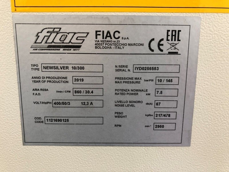Fiac New Silver D 10 / 300 Silent 7.5 kW 860 L / min 10 bar Elektrische Schroefcompressor met ketel en droger - Ilmakompressori: kuva Fiac New Silver D 10 / 300 Silent 7.5 kW 860 L / min 10 bar Elektrische Schroefcompressor met ketel en droger - Ilmakompressori Fiac New Silver D 10 / 300 Silent 7.5 kW 860 L / min 10 bar Elektrische Schroefcompressor met ketel en droger - Ilmakompressori: kuva Fiac New Silver D 10 / 300 Silent 7.5 kW 860 L / min 10 bar Elektrische Schroefcompressor met ketel en droger - Ilmakompressori