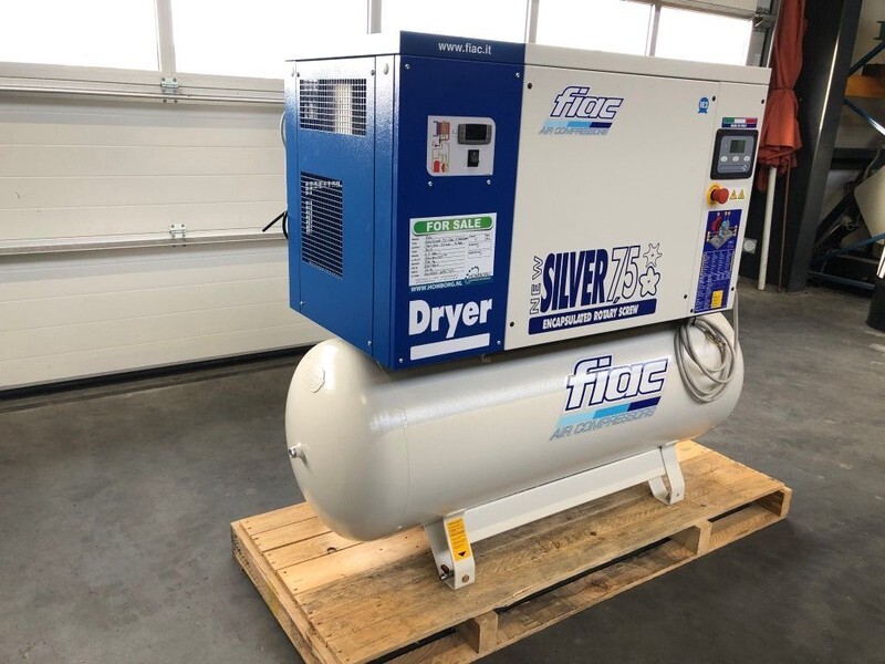 Fiac New Silver D 7.5 / 300 Silent 5.5 kW 720 L / min 10 bar Elektrische Schroefcompressor met ketel en droger - Ilmakompressori: kuva Fiac New Silver D 7.5 / 300 Silent 5.5 kW 720 L / min 10 bar Elektrische Schroefcompressor met ketel en droger - Ilmakompressori Fiac New Silver D 7.5 / 300 Silent 5.5 kW 720 L / min 10 bar Elektrische Schroefcompressor met ketel en droger - Ilmakompressori: kuva Fiac New Silver D 7.5 / 300 Silent 5.5 kW 720 L / min 10 bar Elektrische Schroefcompressor met ketel en droger - Ilmakompressori