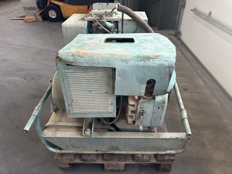 GENERATOR Onan Portaweld 200 Las generator Welding generator 200 Amp Benzine Petrol - Sähkögeneraattori: kuva GENERATOR Onan Portaweld 200 Las generator Welding generator 200 Amp Benzine Petrol - Sähkögeneraattori GENERATOR Onan Portaweld 200 Las generator Welding generator 200 Amp Benzine Petrol - Sähkögeneraattori: kuva GENERATOR Onan Portaweld 200 Las generator Welding generator 200 Amp Benzine Petrol - Sähkögeneraattori