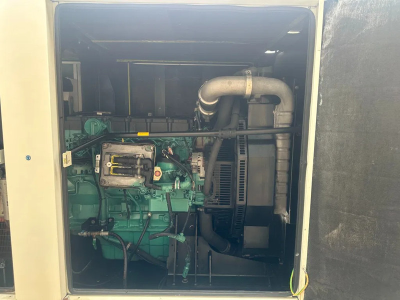 GESAN DVR 250 Volvo Stamford 275 kVA Silent Rental generatorset - Sähkögeneraattori: kuva GESAN DVR 250 Volvo Stamford 275 kVA Silent Rental generatorset - Sähkögeneraattori GESAN DVR 250 Volvo Stamford 275 kVA Silent Rental generatorset - Sähkögeneraattori: kuva GESAN DVR 250 Volvo Stamford 275 kVA Silent Rental generatorset - Sähkögeneraattori