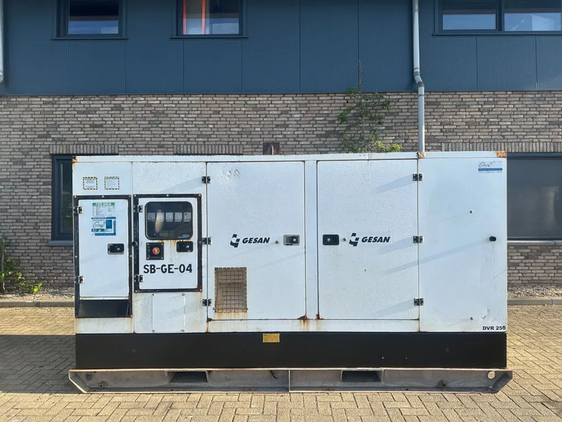 GESAN DVR 250 Volvo leroy Somer 275 kVA Silent Rental generatorset - Sähkögeneraattori: kuva GESAN DVR 250 Volvo leroy Somer 275 kVA Silent Rental generatorset - Sähkögeneraattori GESAN DVR 250 Volvo leroy Somer 275 kVA Silent Rental generatorset - Sähkögeneraattori: kuva GESAN DVR 250 Volvo leroy Somer 275 kVA Silent Rental generatorset - Sähkögeneraattori