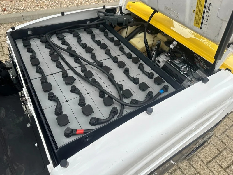 Sähkötrukki Hyster J1.8XN MWB 1.8 ton Triplex Freelift Sideshift Positioner Elektra Heftruck Accu 2023: kuva Sähkötrukki Hyster J1.8XN MWB 1.8 ton Triplex Freelift Sideshift Positioner Elektra Heftruck Accu 2023 Sähkötrukki Hyster J1.8XN MWB 1.8 ton Triplex Freelift Sideshift Positioner Elektra Heftruck Accu 2023: kuva Sähkötrukki Hyster J1.8XN MWB 1.8 ton Triplex Freelift Sideshift Positioner Elektra Heftruck Accu 2023