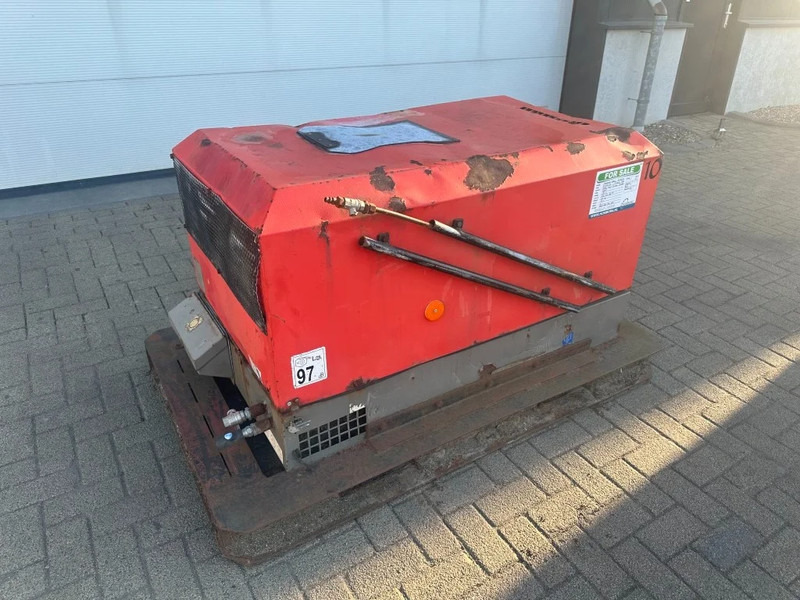 Ingersoll Rand 720 R1051SF Kubota D1005 Diesel Compressor 2000 L / min 17.5 kW 8.6 Bar - Ilmakompressori: kuva Ingersoll Rand 720 R1051SF Kubota D1005 Diesel Compressor 2000 L / min 17.5 kW 8.6 Bar - Ilmakompressori Ingersoll Rand 720 R1051SF Kubota D1005 Diesel Compressor 2000 L / min 17.5 kW 8.6 Bar - Ilmakompressori: kuva Ingersoll Rand 720 R1051SF Kubota D1005 Diesel Compressor 2000 L / min 17.5 kW 8.6 Bar - Ilmakompressori