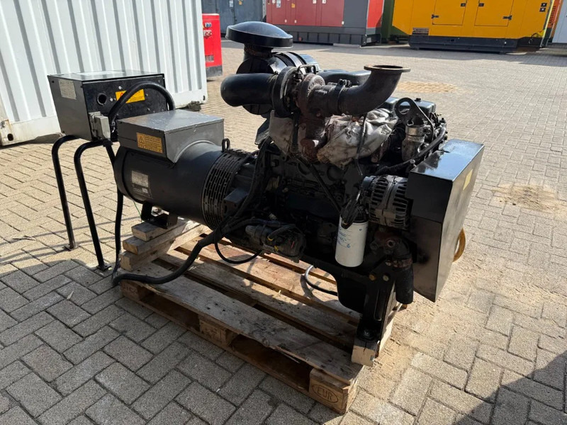 Iveco FPT Himoinsa Mecc Alte Spa 75 kVA generatorset - Sähkögeneraattori: kuva Iveco FPT Himoinsa Mecc Alte Spa 75 kVA generatorset - Sähkögeneraattori Iveco FPT Himoinsa Mecc Alte Spa 75 kVA generatorset - Sähkögeneraattori: kuva Iveco FPT Himoinsa Mecc Alte Spa 75 kVA generatorset - Sähkögeneraattori