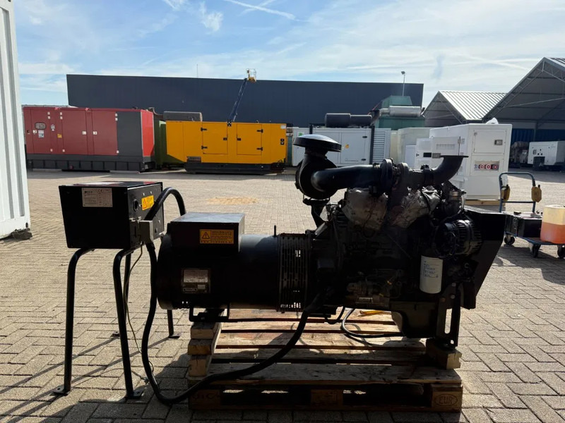 Iveco FPT Himoinsa Mecc Alte Spa 75 kVA generatorset - Sähkögeneraattori: kuva Iveco FPT Himoinsa Mecc Alte Spa 75 kVA generatorset - Sähkögeneraattori Iveco FPT Himoinsa Mecc Alte Spa 75 kVA generatorset - Sähkögeneraattori: kuva Iveco FPT Himoinsa Mecc Alte Spa 75 kVA generatorset - Sähkögeneraattori
