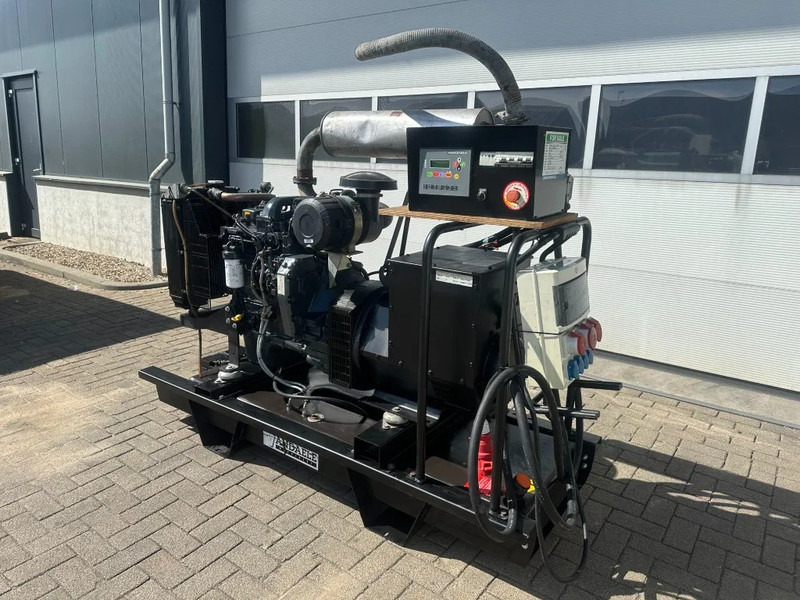 Iveco FPT NEF45 SM1A.A007 Himoinsa Stamford 66 kVA generatorset - Sähkögeneraattori: kuva Iveco FPT NEF45 SM1A.A007 Himoinsa Stamford 66 kVA generatorset - Sähkögeneraattori Iveco FPT NEF45 SM1A.A007 Himoinsa Stamford 66 kVA generatorset - Sähkögeneraattori: kuva Iveco FPT NEF45 SM1A.A007 Himoinsa Stamford 66 kVA generatorset - Sähkögeneraattori