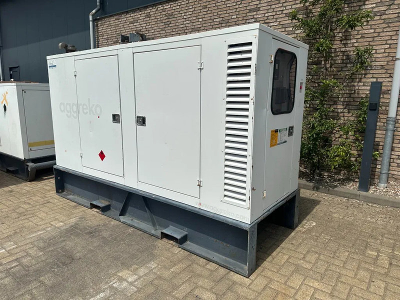 Iveco FPT Stamford 125 kVA Silent Rental generatorset - Sähkögeneraattori: kuva Iveco FPT Stamford 125 kVA Silent Rental generatorset - Sähkögeneraattori Iveco FPT Stamford 125 kVA Silent Rental generatorset - Sähkögeneraattori: kuva Iveco FPT Stamford 125 kVA Silent Rental generatorset - Sähkögeneraattori