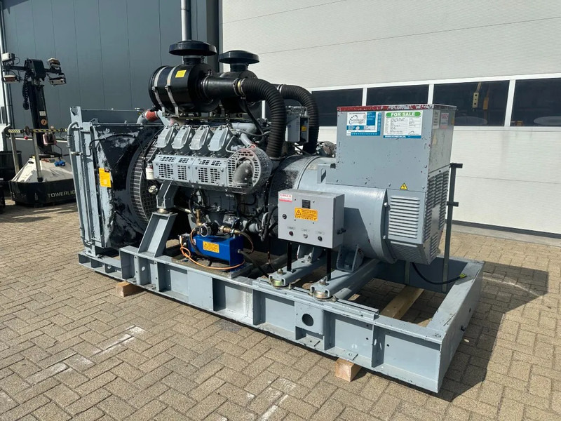 Iveco GE 8281 SRI27 00A71 Mecc Alte Spa 450 kVA generatorset ex Emergency 160 hours - Sähkögeneraattori: kuva Iveco GE 8281 SRI27 00A71 Mecc Alte Spa 450 kVA generatorset ex Emergency 160 hours - Sähkögeneraattori Iveco GE 8281 SRI27 00A71 Mecc Alte Spa 450 kVA generatorset ex Emergency 160 hours - Sähkögeneraattori: kuva Iveco GE 8281 SRI27 00A71 Mecc Alte Spa 450 kVA generatorset ex Emergency 160 hours - Sähkögeneraattori