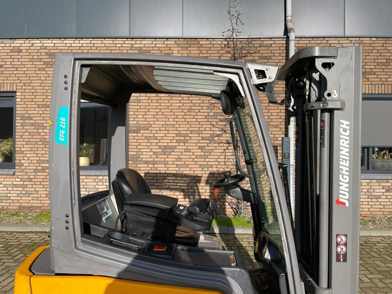 Sähkötrukki Jungheinrich EFG 216 Elektra 1.6 ton Triplex Freelift Sideshift Elektra Heftruck: kuva Sähkötrukki Jungheinrich EFG 216 Elektra 1.6 ton Triplex Freelift Sideshift Elektra Heftruck