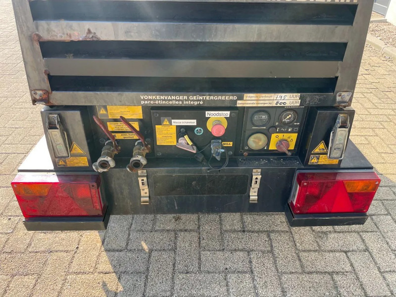 Kaeser M27 Kubota 2,7 m3 / min 7 Bar 18 kW Mobiele Silent Diesel Compressor - Ilmakompressori: kuva Kaeser M27 Kubota 2,7 m3 / min 7 Bar 18 kW Mobiele Silent Diesel Compressor - Ilmakompressori Kaeser M27 Kubota 2,7 m3 / min 7 Bar 18 kW Mobiele Silent Diesel Compressor - Ilmakompressori: kuva Kaeser M27 Kubota 2,7 m3 / min 7 Bar 18 kW Mobiele Silent Diesel Compressor - Ilmakompressori