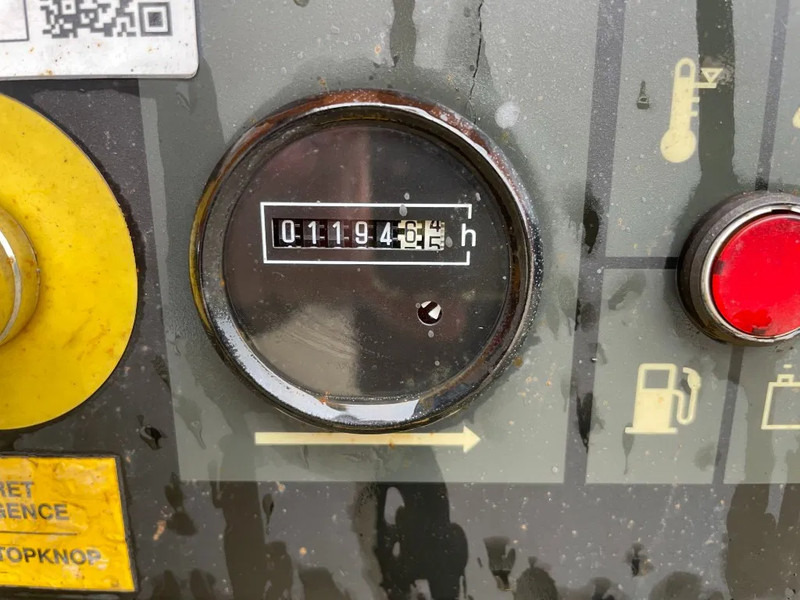 Kaeser M27 Kubota 2,7 m3 / min 7 Bar 18 kW Mobiele Silent Diesel Compressor - Ilmakompressori: kuva Kaeser M27 Kubota 2,7 m3 / min 7 Bar 18 kW Mobiele Silent Diesel Compressor - Ilmakompressori Kaeser M27 Kubota 2,7 m3 / min 7 Bar 18 kW Mobiele Silent Diesel Compressor - Ilmakompressori: kuva Kaeser M27 Kubota 2,7 m3 / min 7 Bar 18 kW Mobiele Silent Diesel Compressor - Ilmakompressori