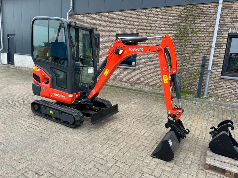 Kubota KX019-4 Mini Graver Rups Graafmachine Diesel as New ! - Minikuormaaja: kuva Kubota KX019-4 Mini Graver Rups Graafmachine Diesel as New ! - Minikuormaaja Kubota KX019-4 Mini Graver Rups Graafmachine Diesel as New ! - Minikuormaaja: kuva Kubota KX019-4 Mini Graver Rups Graafmachine Diesel as New ! - Minikuormaaja