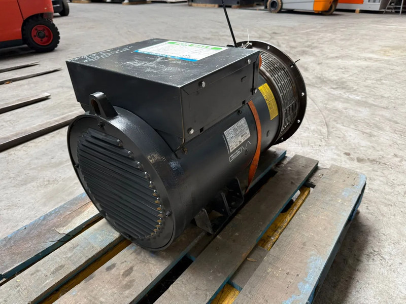 MECC ALTE SPA ECO 32-3L/4 Generatordeel 78 kVA Alternator - Sähkögeneraattori: kuva MECC ALTE SPA ECO 32-3L/4 Generatordeel 78 kVA Alternator - Sähkögeneraattori MECC ALTE SPA ECO 32-3L/4 Generatordeel 78 kVA Alternator - Sähkögeneraattori: kuva MECC ALTE SPA ECO 32-3L/4 Generatordeel 78 kVA Alternator - Sähkögeneraattori