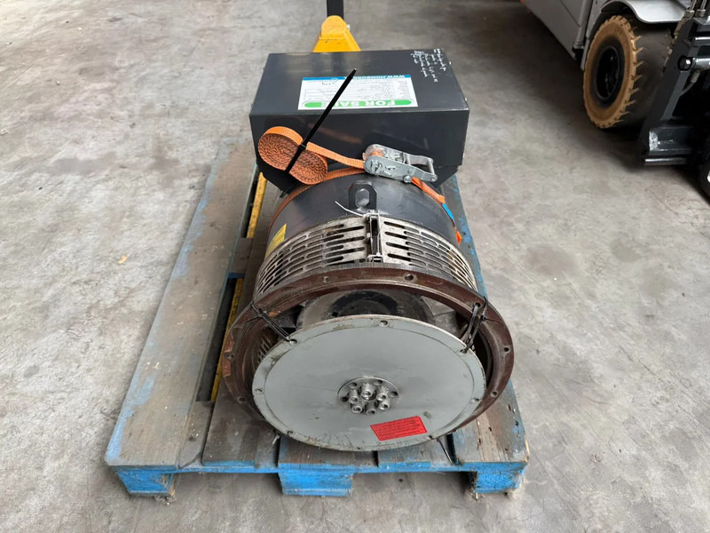 MECC ALTE SPA ECO 32-3L/4 Generatordeel 78 kVA Alternator - Sähkögeneraattori: kuva MECC ALTE SPA ECO 32-3L/4 Generatordeel 78 kVA Alternator - Sähkögeneraattori MECC ALTE SPA ECO 32-3L/4 Generatordeel 78 kVA Alternator - Sähkögeneraattori: kuva MECC ALTE SPA ECO 32-3L/4 Generatordeel 78 kVA Alternator - Sähkögeneraattori