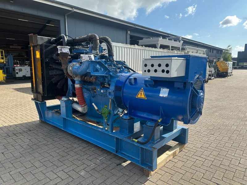 MTU 12V 2000 Marelli 750 kVA generatorset - Sähkögeneraattori: kuva MTU 12V 2000 Marelli 750 kVA generatorset - Sähkögeneraattori MTU 12V 2000 Marelli 750 kVA generatorset - Sähkögeneraattori: kuva MTU 12V 2000 Marelli 750 kVA generatorset - Sähkögeneraattori