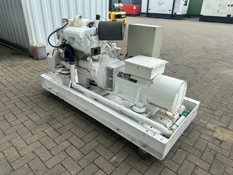 Mercedes-Benz OM 364 MTU 50 kVA Marine Scheepsvaart generatorset - Sähkögeneraattori: kuva Mercedes-Benz OM 364 MTU 50 kVA Marine Scheepsvaart generatorset - Sähkögeneraattori Mercedes-Benz OM 364 MTU 50 kVA Marine Scheepsvaart generatorset - Sähkögeneraattori: kuva Mercedes-Benz OM 364 MTU 50 kVA Marine Scheepsvaart generatorset - Sähkögeneraattori