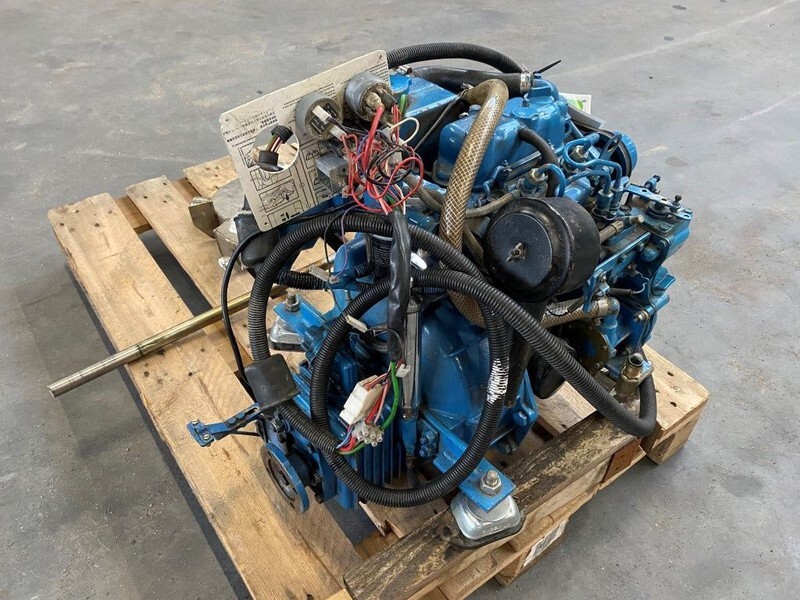 Mitsubishi Solé L2E 11 PK diesel marine motor met keerkoppeling - Moottori: kuva Mitsubishi Solé L2E 11 PK diesel marine motor met keerkoppeling - Moottori Mitsubishi Solé L2E 11 PK diesel marine motor met keerkoppeling - Moottori: kuva Mitsubishi Solé L2E 11 PK diesel marine motor met keerkoppeling - Moottori