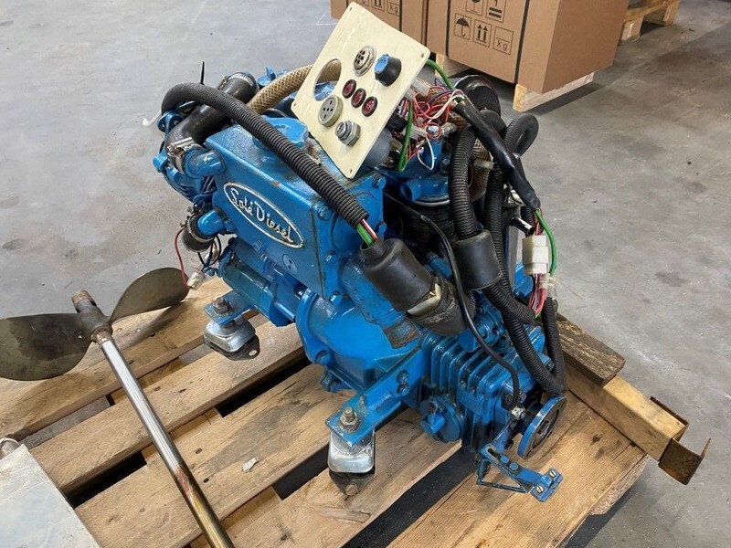 Mitsubishi Solé L2E 11 PK diesel marine motor met keerkoppeling - Moottori: kuva Mitsubishi Solé L2E 11 PK diesel marine motor met keerkoppeling - Moottori Mitsubishi Solé L2E 11 PK diesel marine motor met keerkoppeling - Moottori: kuva Mitsubishi Solé L2E 11 PK diesel marine motor met keerkoppeling - Moottori