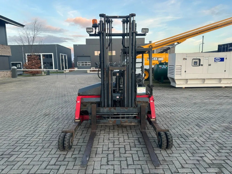 Moffett M4 20.1 Kubota Diesel Kooiaap 2 ton Sideshift Positioner Meeneemheftruck - Ajoneuvotrukki: kuva Moffett M4 20.1 Kubota Diesel Kooiaap 2 ton Sideshift Positioner Meeneemheftruck - Ajoneuvotrukki Moffett M4 20.1 Kubota Diesel Kooiaap 2 ton Sideshift Positioner Meeneemheftruck - Ajoneuvotrukki: kuva Moffett M4 20.1 Kubota Diesel Kooiaap 2 ton Sideshift Positioner Meeneemheftruck - Ajoneuvotrukki