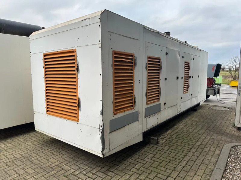 Perkins 4006-23TAG3A Stamford 900 kVA Silent generatorset - Sähkögeneraattori: kuva Perkins 4006-23TAG3A Stamford 900 kVA Silent generatorset - Sähkögeneraattori Perkins 4006-23TAG3A Stamford 900 kVA Silent generatorset - Sähkögeneraattori: kuva Perkins 4006-23TAG3A Stamford 900 kVA Silent generatorset - Sähkögeneraattori