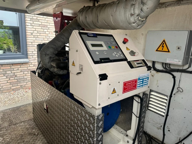 Perkins DIBO IBH-M 20015 Hogedruk unit 200 Bar 15 L / min Mobiele Aanhanger 12.5 kVA aggregaat - Painepesuri: kuva Perkins DIBO IBH-M 20015 Hogedruk unit 200 Bar 15 L / min Mobiele Aanhanger 12.5 kVA aggregaat - Painepesuri Perkins DIBO IBH-M 20015 Hogedruk unit 200 Bar 15 L / min Mobiele Aanhanger 12.5 kVA aggregaat - Painepesuri: kuva Perkins DIBO IBH-M 20015 Hogedruk unit 200 Bar 15 L / min Mobiele Aanhanger 12.5 kVA aggregaat - Painepesuri