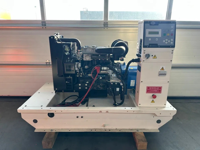 Perkins FG Wilson 23 kVA generatorset New ! - Sähkögeneraattori: kuva Perkins FG Wilson 23 kVA generatorset New ! - Sähkögeneraattori Perkins FG Wilson 23 kVA generatorset New ! - Sähkögeneraattori: kuva Perkins FG Wilson 23 kVA generatorset New ! - Sähkögeneraattori
