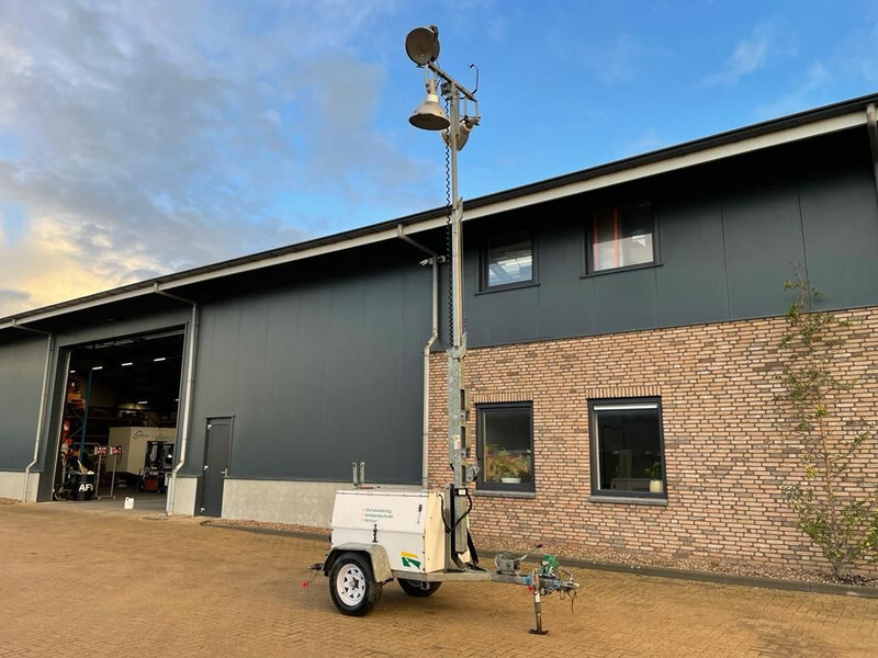 Perkins Mecc Alte Spa 5 kVA Mobiele Lichtmast Aggregaat Light Tower - Valopylväs: kuva Perkins Mecc Alte Spa 5 kVA Mobiele Lichtmast Aggregaat Light Tower - Valopylväs Perkins Mecc Alte Spa 5 kVA Mobiele Lichtmast Aggregaat Light Tower - Valopylväs: kuva Perkins Mecc Alte Spa 5 kVA Mobiele Lichtmast Aggregaat Light Tower - Valopylväs