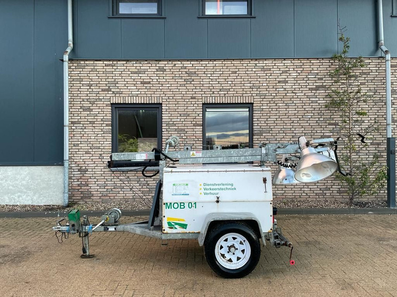 Perkins Mecc Alte Spa 5 kVA Mobiele Lichtmast Aggregaat Light Tower - Valopylväs: kuva Perkins Mecc Alte Spa 5 kVA Mobiele Lichtmast Aggregaat Light Tower - Valopylväs Perkins Mecc Alte Spa 5 kVA Mobiele Lichtmast Aggregaat Light Tower - Valopylväs: kuva Perkins Mecc Alte Spa 5 kVA Mobiele Lichtmast Aggregaat Light Tower - Valopylväs