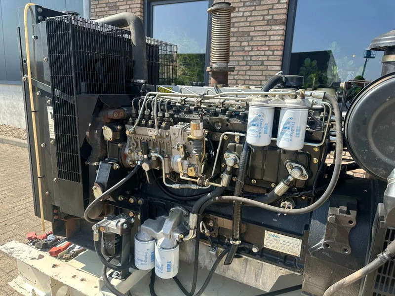 Perkins Stamford 100 kVA noodstroom generatorset - Sähkögeneraattori: kuva Perkins Stamford 100 kVA noodstroom generatorset - Sähkögeneraattori Perkins Stamford 100 kVA noodstroom generatorset - Sähkögeneraattori: kuva Perkins Stamford 100 kVA noodstroom generatorset - Sähkögeneraattori