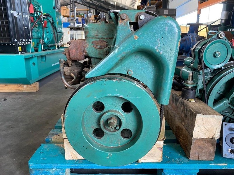 Volvo Penta C-10 Marine 10 PK Benzine motor met keerkoppeling - Moottori: kuva Volvo Penta C-10 Marine 10 PK Benzine motor met keerkoppeling - Moottori Volvo Penta C-10 Marine 10 PK Benzine motor met keerkoppeling - Moottori: kuva Volvo Penta C-10 Marine 10 PK Benzine motor met keerkoppeling - Moottori
