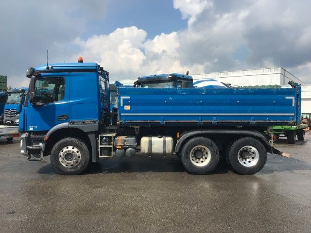 Mercedes-Benz Arocs 2643 6x4 Retarder Meiller 3-Seiten AHK Bet - Kippiauto kuorma-auto: kuva Mercedes-Benz Arocs 2643 6x4 Retarder Meiller 3-Seiten AHK Bet - Kippiauto kuorma-auto Mercedes-Benz Arocs 2643 6x4 Retarder Meiller 3-Seiten AHK Bet - Kippiauto kuorma-auto: kuva Mercedes-Benz Arocs 2643 6x4 Retarder Meiller 3-Seiten AHK Bet - Kippiauto kuorma-auto