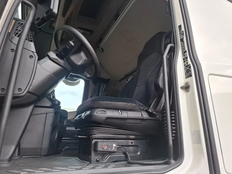 Vetopöytäauto Mercedes-Benz Actros 1945 More PCS in stock: kuva Vetopöytäauto Mercedes-Benz Actros 1945 More PCS in stock Vetopöytäauto Mercedes-Benz Actros 1945 More PCS in stock: kuva Vetopöytäauto Mercedes-Benz Actros 1945 More PCS in stock