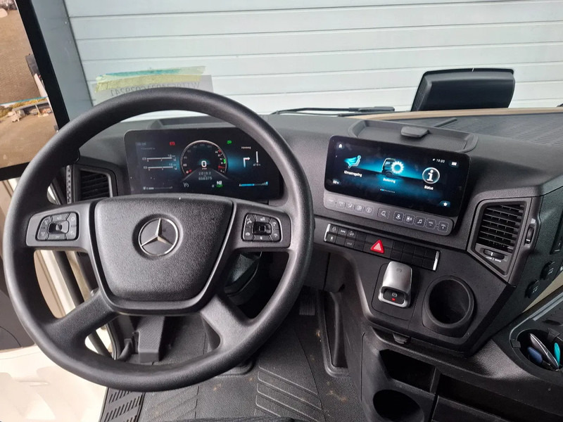 Vetopöytäauto Mercedes-Benz Actros 1945 More PCS in stock: kuva Vetopöytäauto Mercedes-Benz Actros 1945 More PCS in stock Vetopöytäauto Mercedes-Benz Actros 1945 More PCS in stock: kuva Vetopöytäauto Mercedes-Benz Actros 1945 More PCS in stock