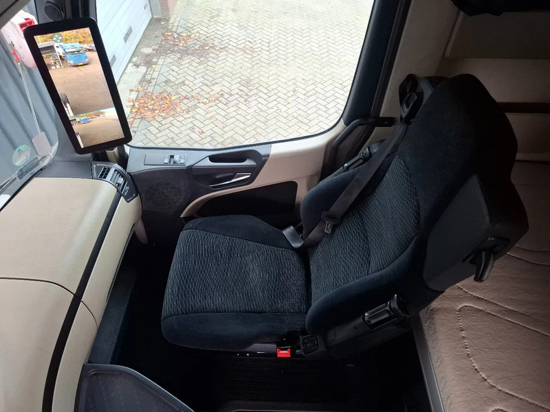 Vetopöytäauto Mercedes-Benz Actros 1945 More PCS in stock: kuva Vetopöytäauto Mercedes-Benz Actros 1945 More PCS in stock Vetopöytäauto Mercedes-Benz Actros 1945 More PCS in stock: kuva Vetopöytäauto Mercedes-Benz Actros 1945 More PCS in stock