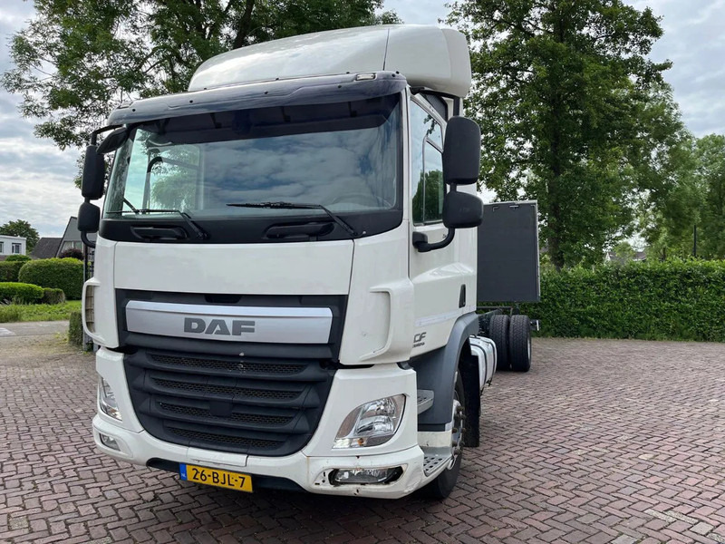 DAF CF 260 CF 260 FA CHASSIS CABINE EURO 6 - Kuorma-auto alusta: kuva DAF CF 260 CF 260 FA CHASSIS CABINE EURO 6 - Kuorma-auto alusta DAF CF 260 CF 260 FA CHASSIS CABINE EURO 6 - Kuorma-auto alusta: kuva DAF CF 260 CF 260 FA CHASSIS CABINE EURO 6 - Kuorma-auto alusta