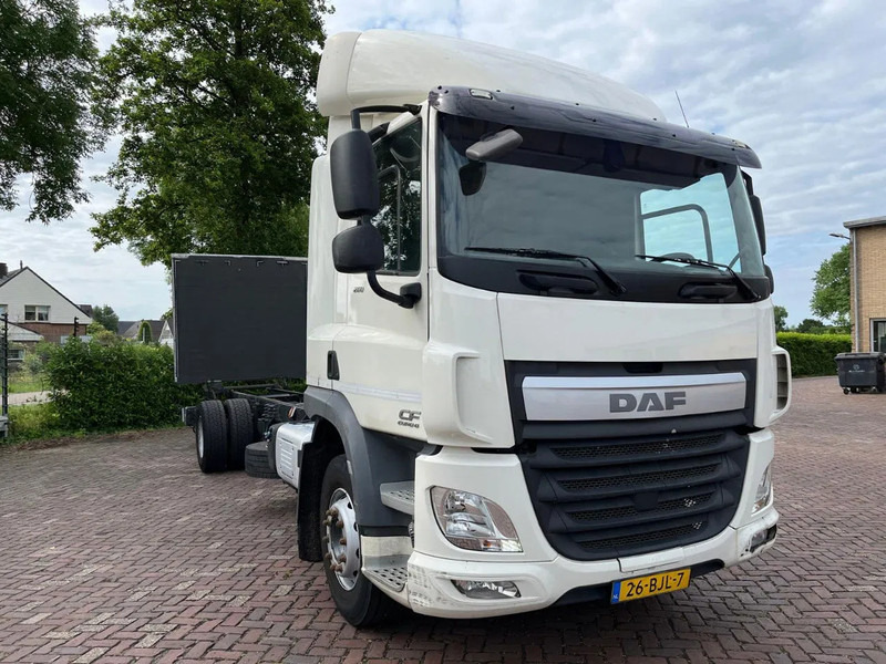 DAF CF 260 CF 260 FA CHASSIS CABINE EURO 6 - Kuorma-auto alusta: kuva DAF CF 260 CF 260 FA CHASSIS CABINE EURO 6 - Kuorma-auto alusta DAF CF 260 CF 260 FA CHASSIS CABINE EURO 6 - Kuorma-auto alusta: kuva DAF CF 260 CF 260 FA CHASSIS CABINE EURO 6 - Kuorma-auto alusta