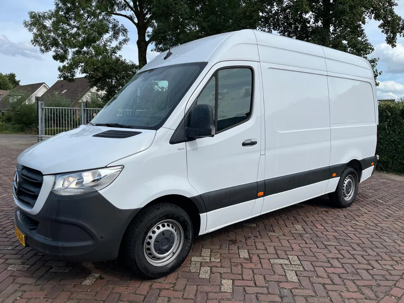 Mercedes-Benz Sprinter 317 1.9 CDI L2H1 - Pakettiauto, Jatko-ohjaamo kevyt kuorma-auto: kuva Mercedes-Benz Sprinter 317 1.9 CDI L2H1 - Pakettiauto, Jatko-ohjaamo kevyt kuorma-auto Mercedes-Benz Sprinter 317 1.9 CDI L2H1 - Pakettiauto, Jatko-ohjaamo kevyt kuorma-auto: kuva Mercedes-Benz Sprinter 317 1.9 CDI L2H1 - Pakettiauto, Jatko-ohjaamo kevyt kuorma-auto