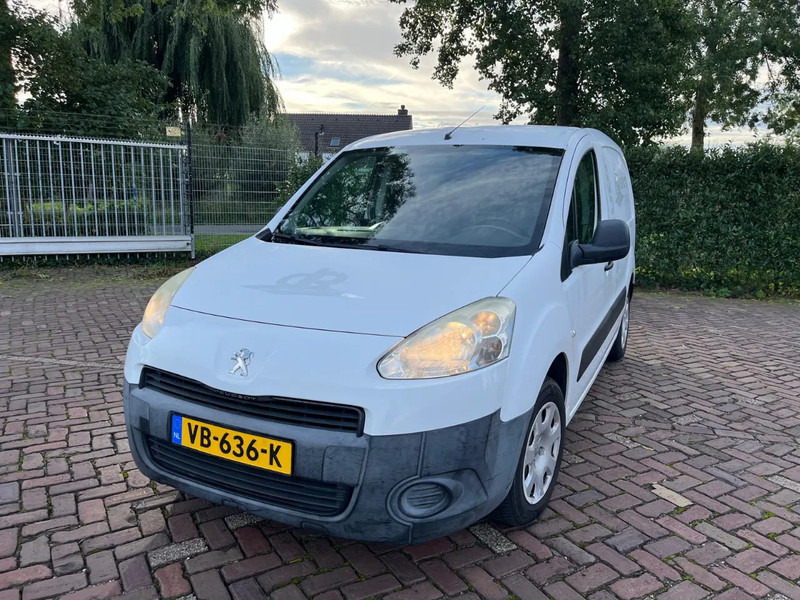 Peugeot Partner 120 1.6 HDI - Pieni pakettiauto: kuva Peugeot Partner 120 1.6 HDI - Pieni pakettiauto Peugeot Partner 120 1.6 HDI - Pieni pakettiauto: kuva Peugeot Partner 120 1.6 HDI - Pieni pakettiauto