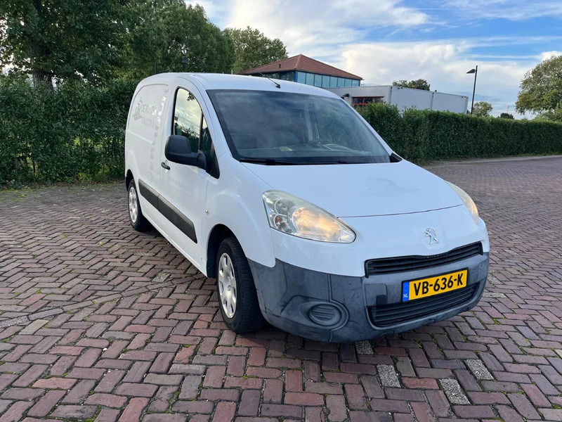 Peugeot Partner 120 1.6 HDI - Pieni pakettiauto: kuva Peugeot Partner 120 1.6 HDI - Pieni pakettiauto Peugeot Partner 120 1.6 HDI - Pieni pakettiauto: kuva Peugeot Partner 120 1.6 HDI - Pieni pakettiauto