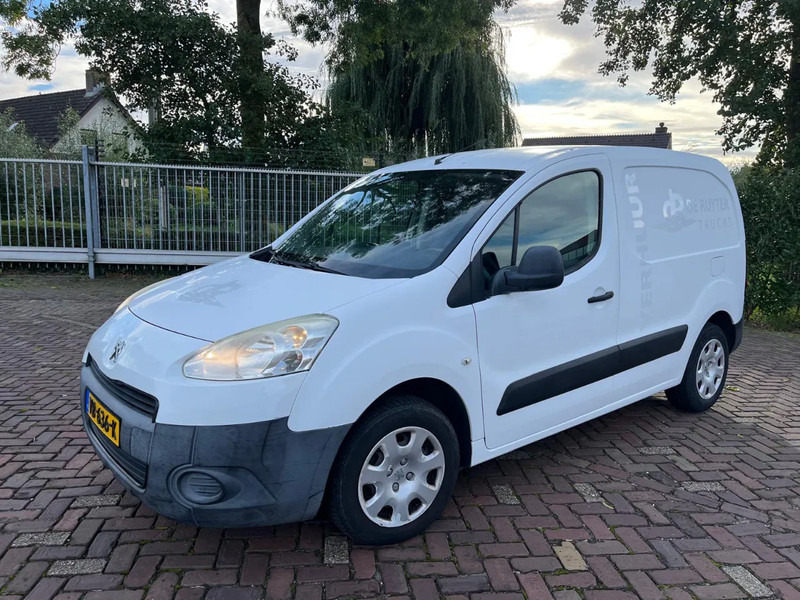 Peugeot Partner 120 1.6 HDI (motorstoring. Maximale snelheid 70 km per uur) - Pieni pakettiauto: kuva Peugeot Partner 120 1.6 HDI (motorstoring. Maximale snelheid 70 km per uur) - Pieni pakettiauto Peugeot Partner 120 1.6 HDI (motorstoring. Maximale snelheid 70 km per uur) - Pieni pakettiauto: kuva Peugeot Partner 120 1.6 HDI (motorstoring. Maximale snelheid 70 km per uur) - Pieni pakettiauto