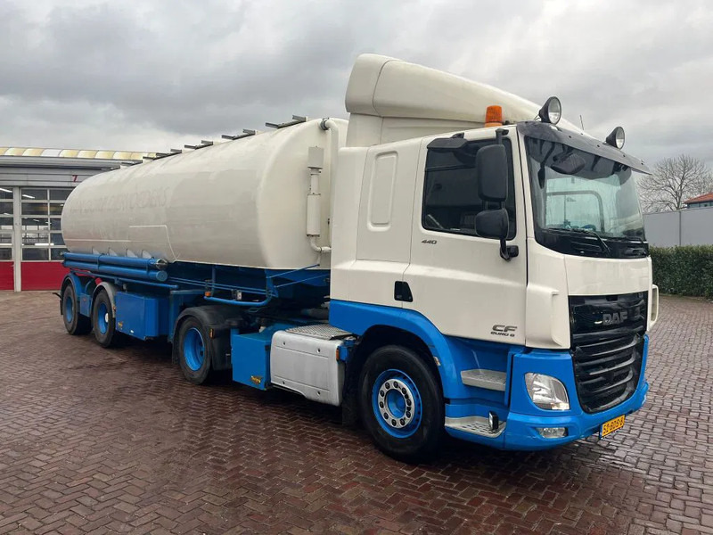 DAF CF 440 FT EURO 6 WITH BULK COMPRESSOR - Vetopöytäauto: kuva DAF CF 440 FT EURO 6 WITH BULK COMPRESSOR - Vetopöytäauto DAF CF 440 FT EURO 6 WITH BULK COMPRESSOR - Vetopöytäauto: kuva DAF CF 440 FT EURO 6 WITH BULK COMPRESSOR - Vetopöytäauto