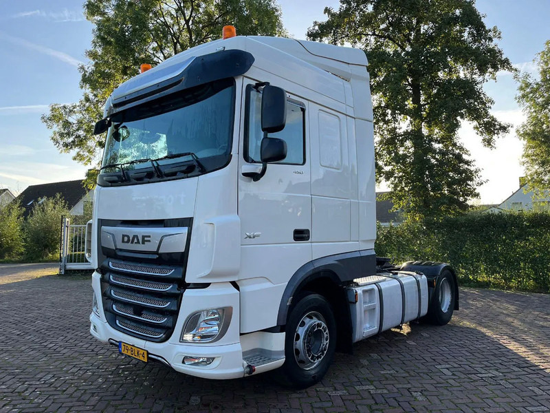 DAF XF 450 FT - Vetopöytäauto: kuva DAF XF 450 FT - Vetopöytäauto DAF XF 450 FT - Vetopöytäauto: kuva DAF XF 450 FT - Vetopöytäauto