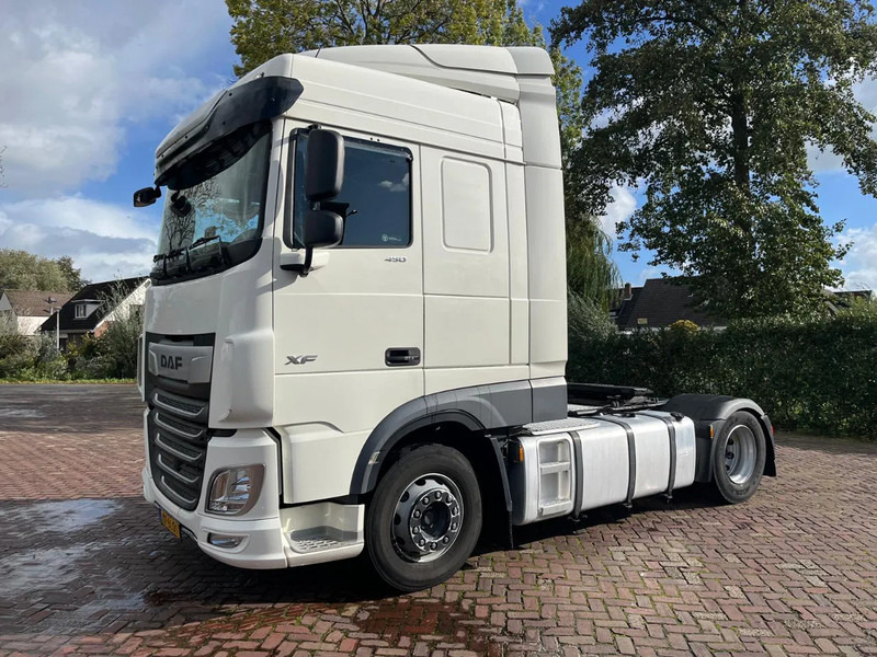 DAF XF 450 FT - Vetopöytäauto: kuva DAF XF 450 FT - Vetopöytäauto DAF XF 450 FT - Vetopöytäauto: kuva DAF XF 450 FT - Vetopöytäauto