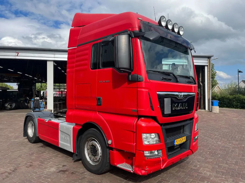 MAN TGX 18.400 EURO 6 - Vetopöytäauto: kuva MAN TGX 18.400 EURO 6 - Vetopöytäauto MAN TGX 18.400 EURO 6 - Vetopöytäauto: kuva MAN TGX 18.400 EURO 6 - Vetopöytäauto