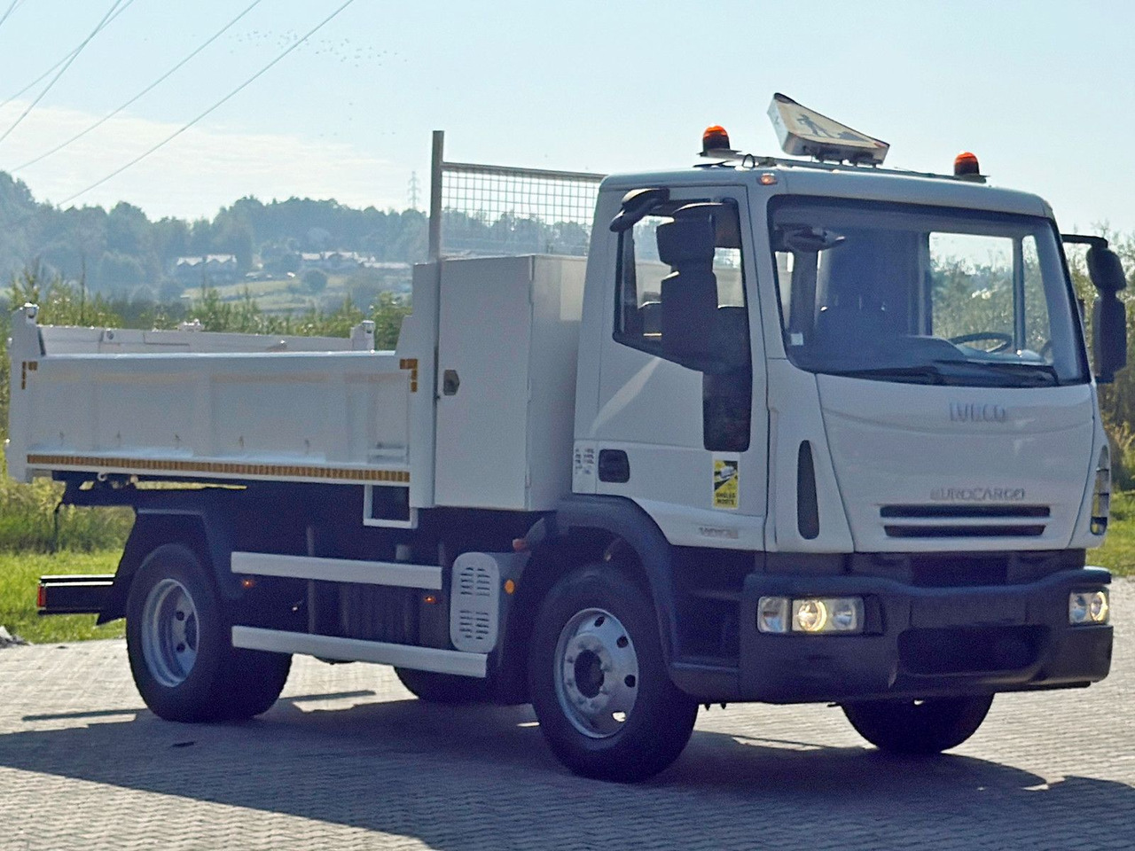 Iveco EUROCARGO 140E22* KIPPER 5,00 m* TOPZUSTAND - Kippiauto kuorma-auto: kuva Iveco EUROCARGO 140E22* KIPPER 5,00 m* TOPZUSTAND - Kippiauto kuorma-auto Iveco EUROCARGO 140E22* KIPPER 5,00 m* TOPZUSTAND - Kippiauto kuorma-auto: kuva Iveco EUROCARGO 140E22* KIPPER 5,00 m* TOPZUSTAND - Kippiauto kuorma-auto