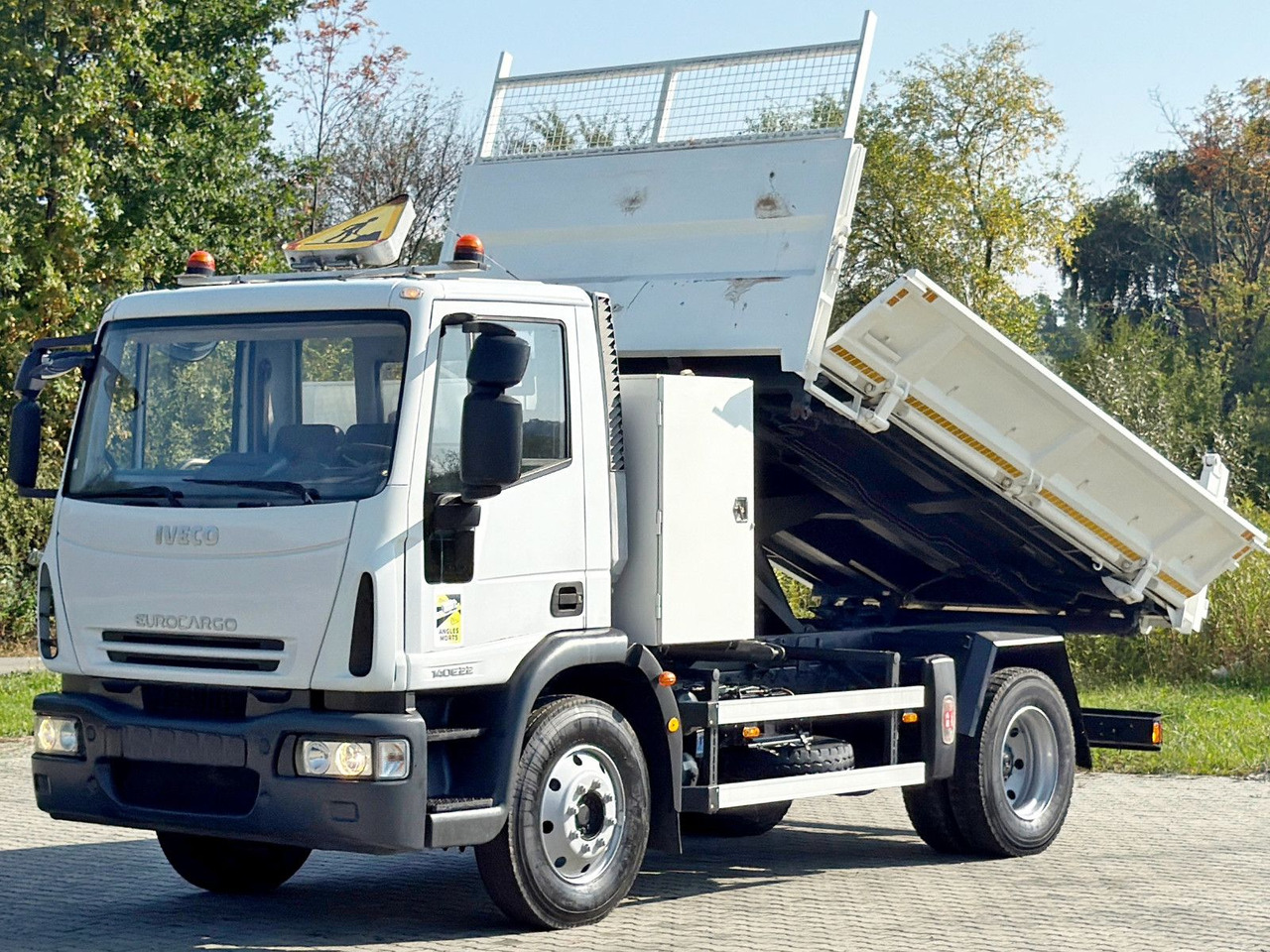Iveco EUROCARGO 140E22* KIPPER 5,00 m* TOPZUSTAND - Kippiauto kuorma-auto: kuva Iveco EUROCARGO 140E22* KIPPER 5,00 m* TOPZUSTAND - Kippiauto kuorma-auto Iveco EUROCARGO 140E22* KIPPER 5,00 m* TOPZUSTAND - Kippiauto kuorma-auto: kuva Iveco EUROCARGO 140E22* KIPPER 5,00 m* TOPZUSTAND - Kippiauto kuorma-auto