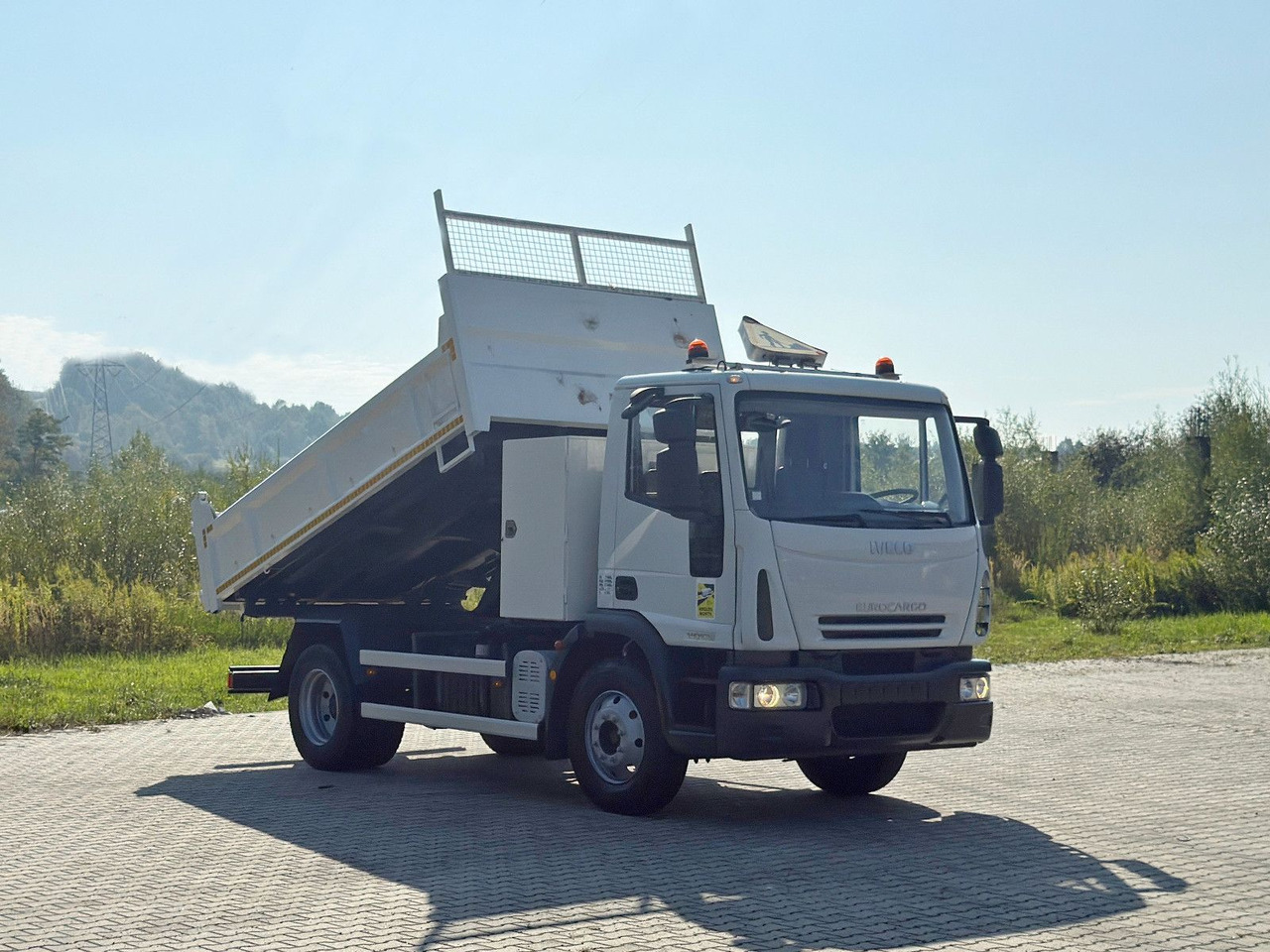 Iveco EUROCARGO 140E22* KIPPER 5,00 m* TOPZUSTAND - Kippiauto kuorma-auto: kuva Iveco EUROCARGO 140E22* KIPPER 5,00 m* TOPZUSTAND - Kippiauto kuorma-auto Iveco EUROCARGO 140E22* KIPPER 5,00 m* TOPZUSTAND - Kippiauto kuorma-auto: kuva Iveco EUROCARGO 140E22* KIPPER 5,00 m* TOPZUSTAND - Kippiauto kuorma-auto