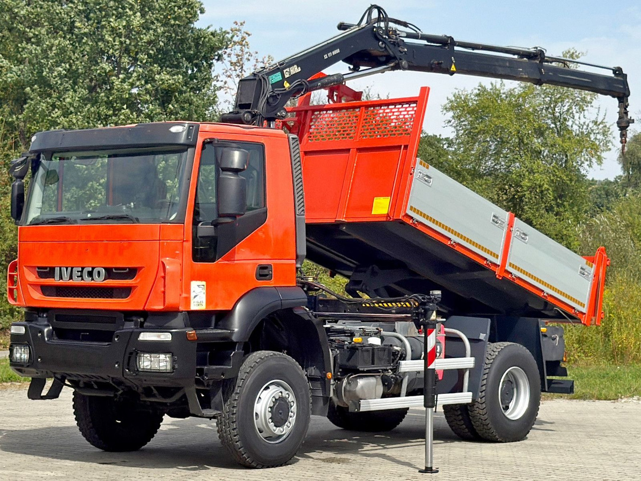 Iveco TRAKKER 190T36 * HIAB 111 ES-2 HIDUO * 4x4 * TOP - Nosturiauto: kuva Iveco TRAKKER 190T36 * HIAB 111 ES-2 HIDUO * 4x4 * TOP - Nosturiauto Iveco TRAKKER 190T36 * HIAB 111 ES-2 HIDUO * 4x4 * TOP - Nosturiauto: kuva Iveco TRAKKER 190T36 * HIAB 111 ES-2 HIDUO * 4x4 * TOP - Nosturiauto
