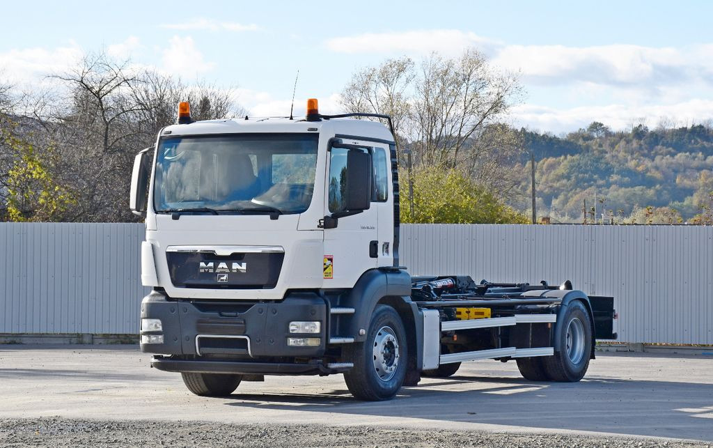 MAN TGS 18.320 Abrollkipper * Top Zustand! MAN TGS 18.320 Abrollkipper * Top Zustand! - Koukkulava kuorma-auto: kuva MAN TGS 18.320 Abrollkipper * Top Zustand! MAN TGS 18.320 Abrollkipper * Top Zustand! - Koukkulava kuorma-auto MAN TGS 18.320 Abrollkipper * Top Zustand! MAN TGS 18.320 Abrollkipper * Top Zustand! - Koukkulava kuorma-auto: kuva MAN TGS 18.320 Abrollkipper * Top Zustand! MAN TGS 18.320 Abrollkipper * Top Zustand! - Koukkulava kuorma-auto